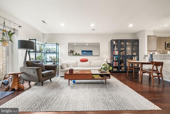 Building Photo - 907 S Rolfe St