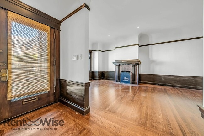 Building Photo - 1167 Green St