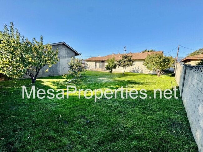 Building Photo - 21010 E Cypress St