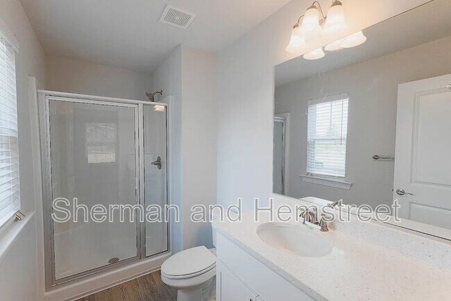 Building Photo - 5022 Mimosa Dr