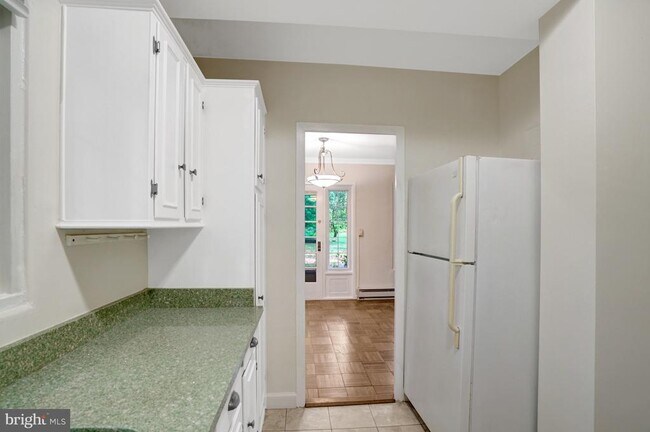 Building Photo - 3200 Martha Custis Dr
