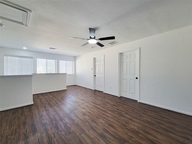 Building Photo - 21123 Amber Crossing Dr