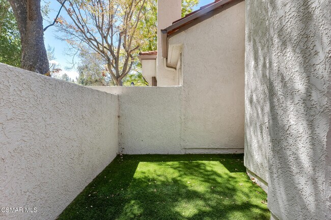 Building Photo - 408 Via Colinas