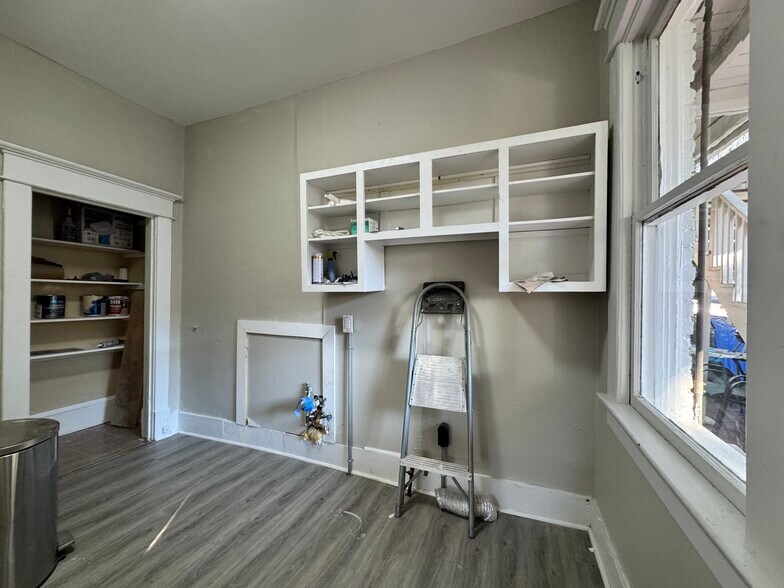 Laundry/Mudroom/Back Door - 606 Woods Ave SW