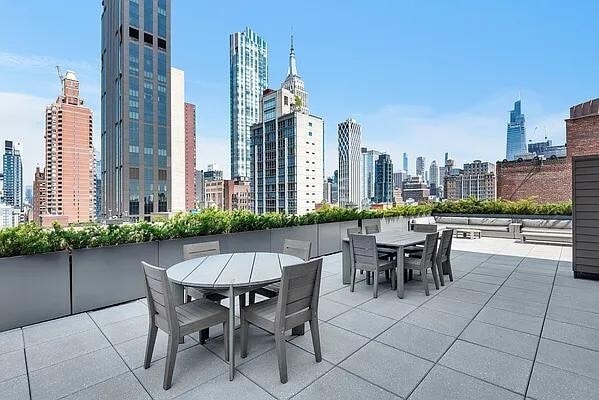 Building Photo - 407 Park Ave S