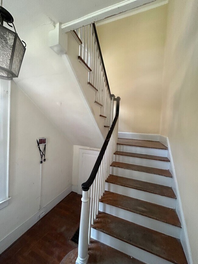 Building Photo - 128 S Edisto Ave
