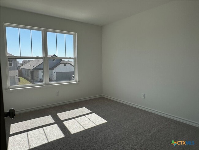 Building Photo - 945 Heartseed Ave