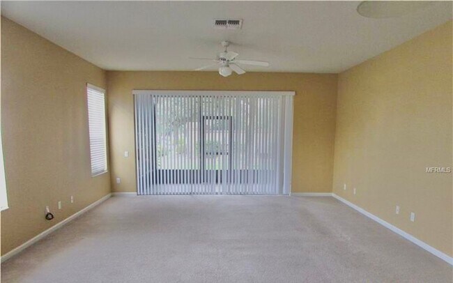 Building Photo - Beautiful 3 Bed 2.5 Bath Gated Townhome fo...