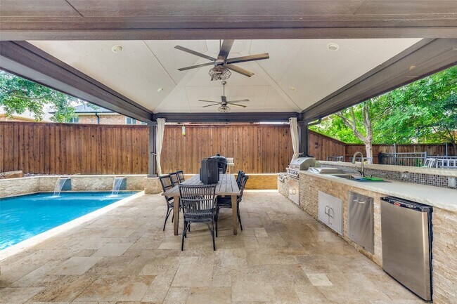 Building Photo - 2901 Merryglen Ln