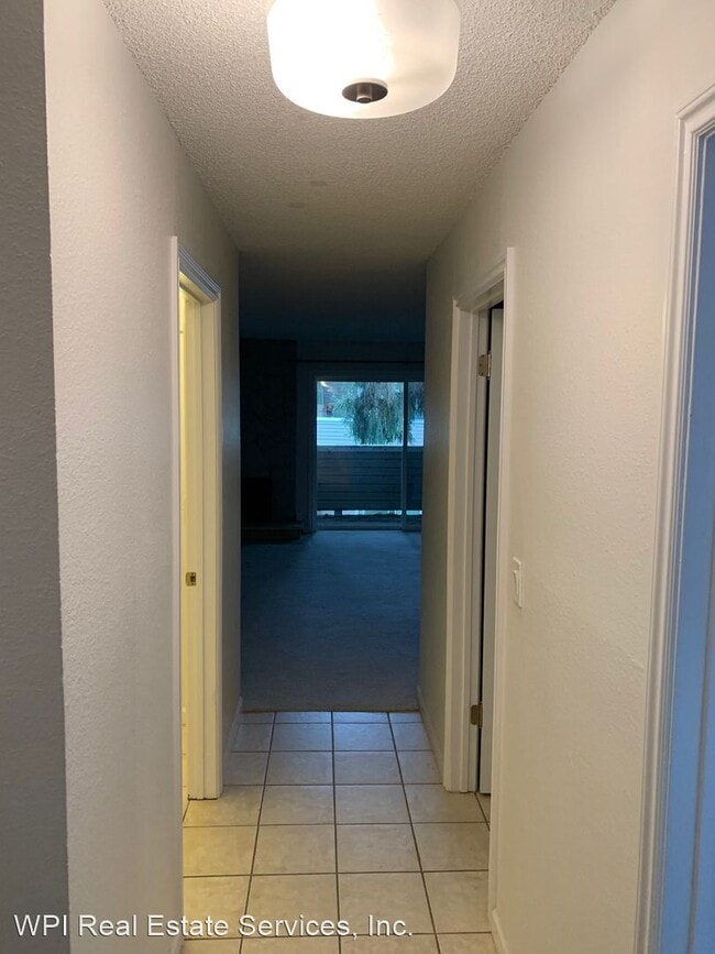 Building Photo - 1 br, 1 bath House - 12515 NE 132nd CT, #A203