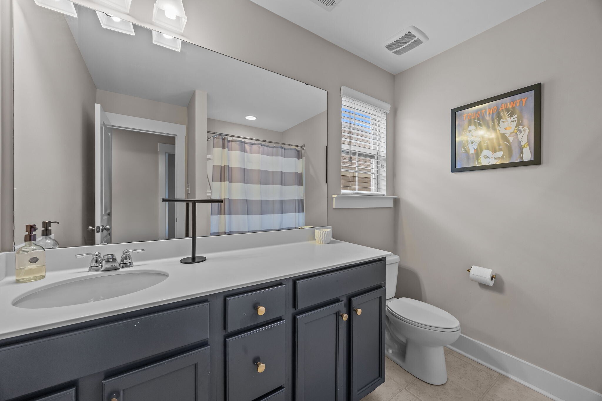 Full bath - 4020 Willow Green Pl