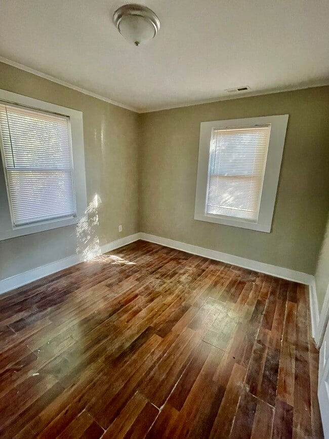 Building Photo - Adorable 3 bedroom 1 bath home with a carport . Located in Rock Hill