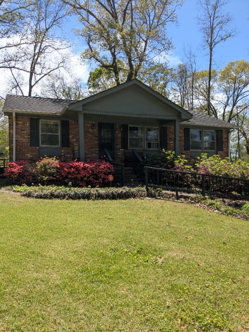 Building Photo - 571 Village Ln