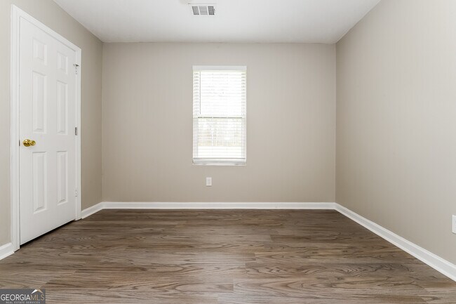 Building Photo - 1614 Laney Rd
