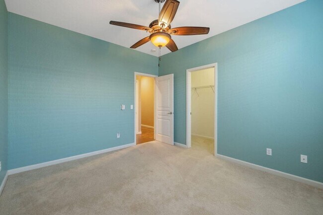 Building Photo - 6124 W Delaware Ct