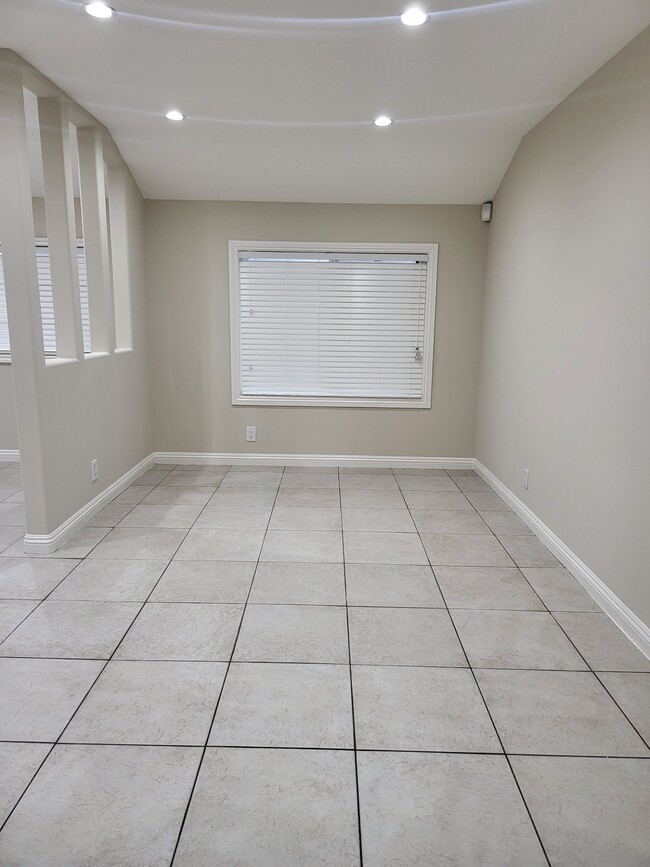 Building Photo - 17544 Blythe St