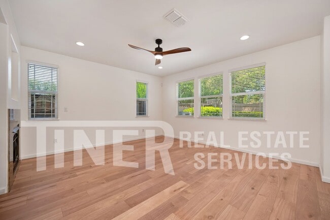 Building Photo - 2469 Kinsella Way