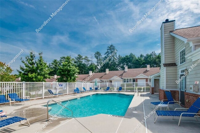 Building Photo - 308 Gable Brook Dr SW
