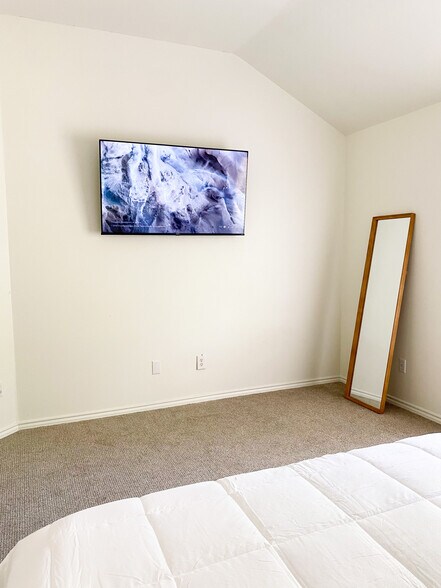 Primary bedroom - 4803 Brompton Ln