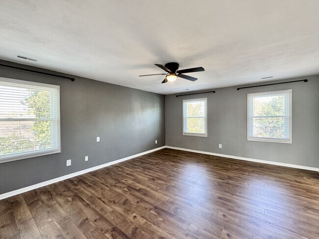 Building Photo - Great Neck Pool Home! First-Time Rental Available NOW! Pet Friendly - Corner Lot - Top Schools!