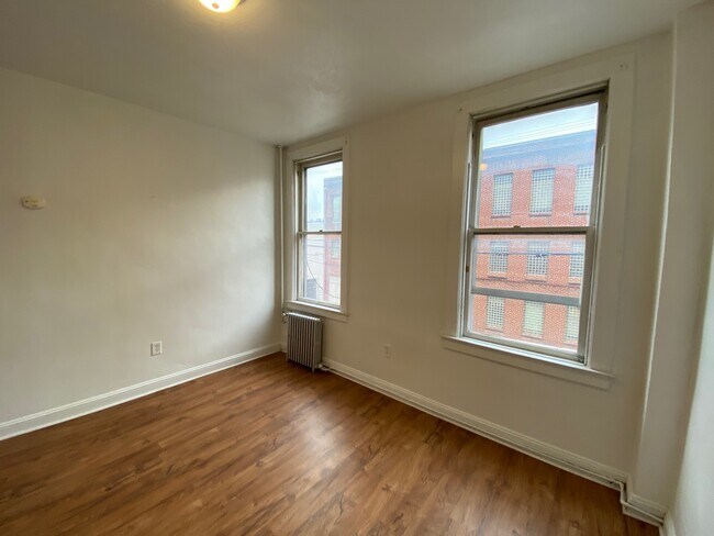 Building Photo - 120 George N St