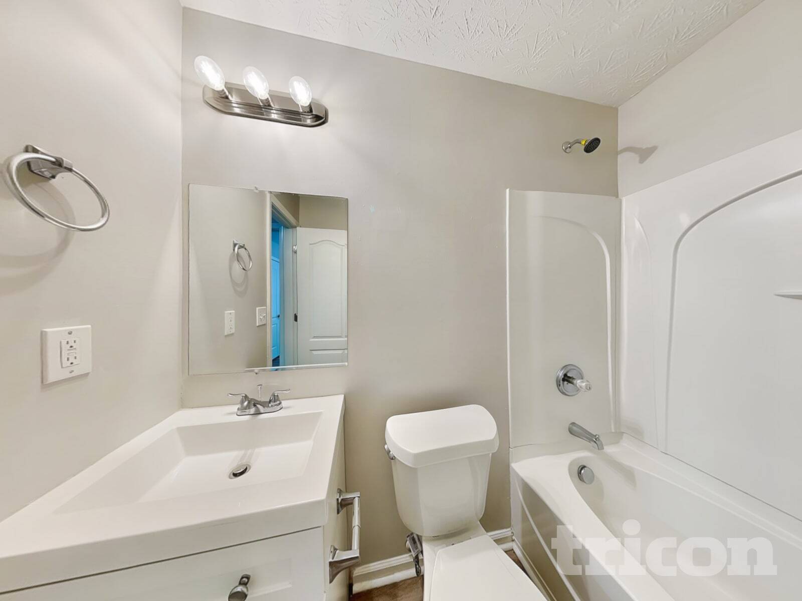 Building Photo - 60 Camden Pl