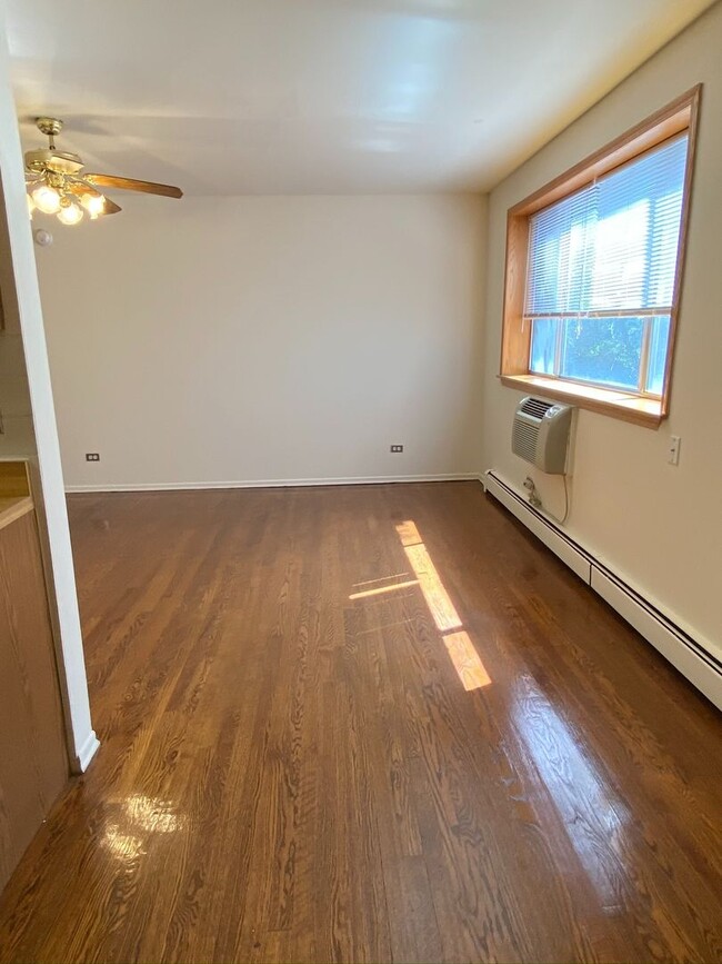 Interior Photo - 531 W. Deming