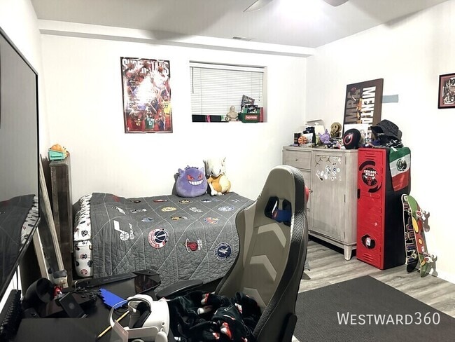 Building Photo - 3936 N Ashland Ave