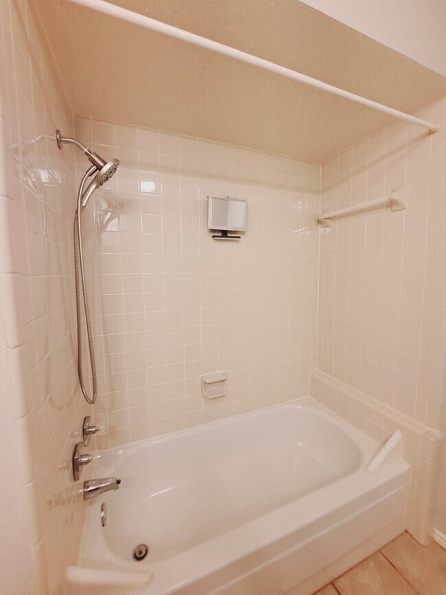 Building Photo - Amazing 3/2/2 in Bent Tree West Available ...