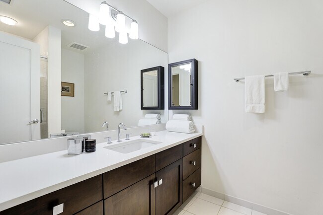 Building Photo - 3 Henley Pl