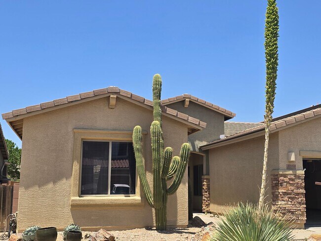 Building Photo - Must See 4 Bedroom Home in Sahuarita!  3 C...