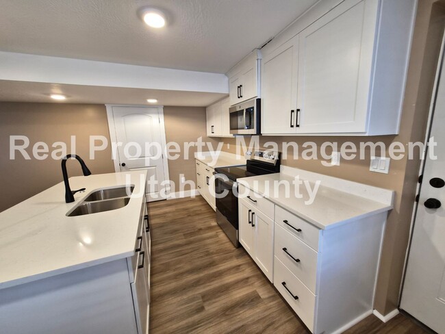 Building Photo - 1624 S 210 W