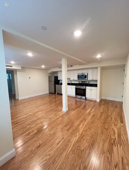 Building Photo - 1 Langdon Sq