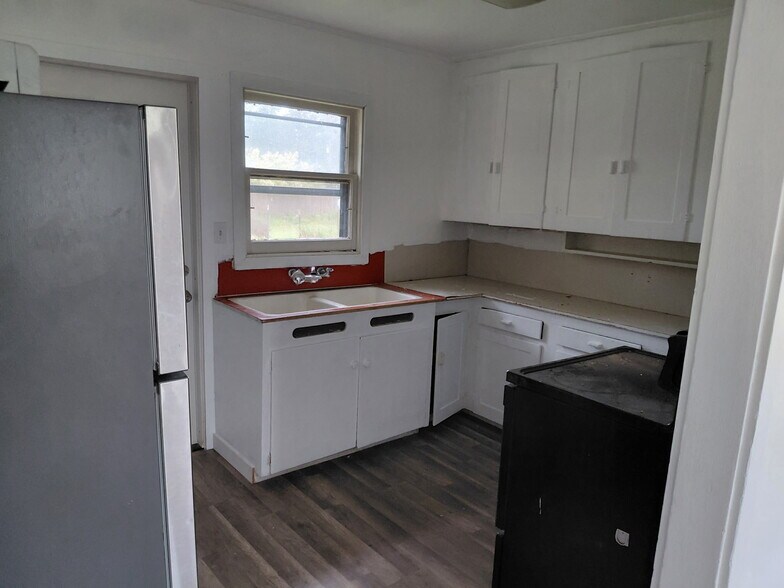 Building Photo - 222 Trisha Ln