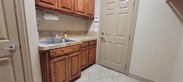 Building Photo - 856 Merion Dr