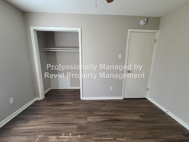 Building Photo - 5157 Blacksmith Dr