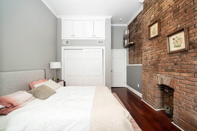 Building Photo - 515 Manila Ave