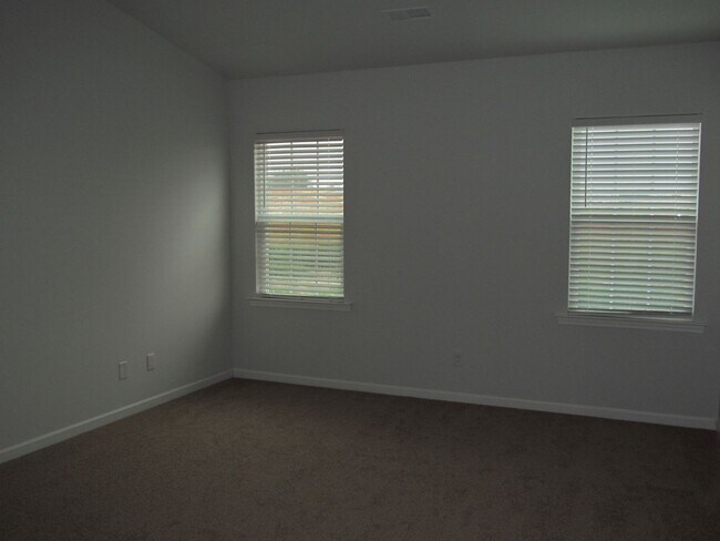 Building Photo - Rural Hall Home Ready to rent.