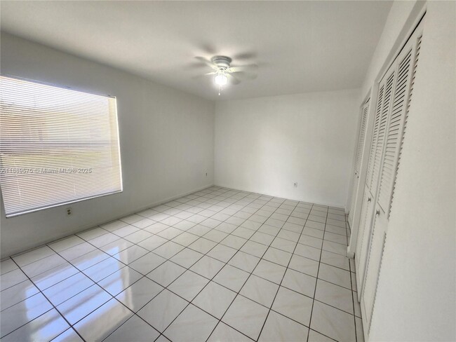 Building Photo - 18637 SW 100th Ave