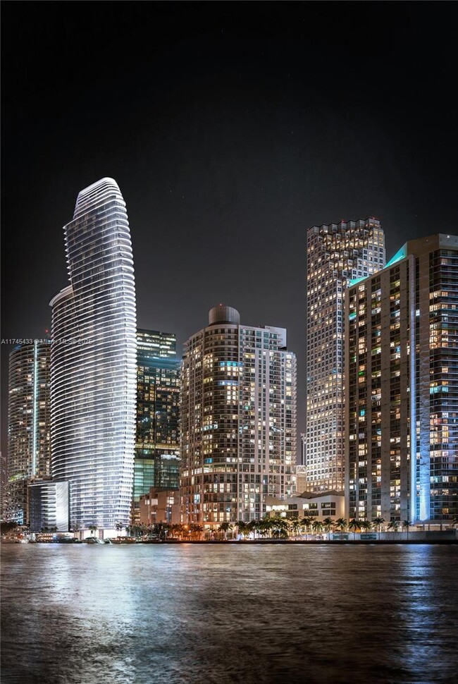 Building Photo - 300 Biscayne Blvd Way