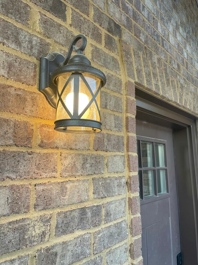 Building Photo - 128 Sitz Dr