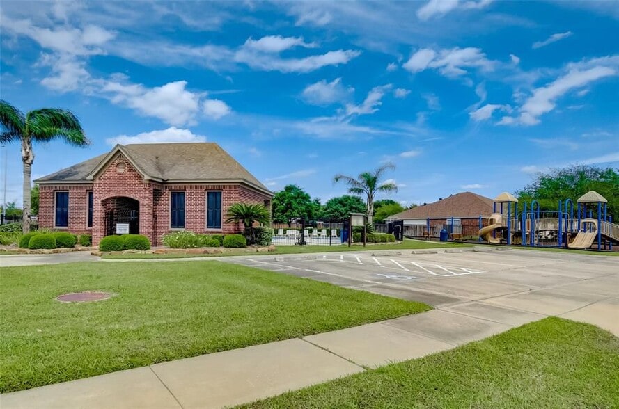 POOL & PLAY AREA - 5623 Wagon Wheel Ln