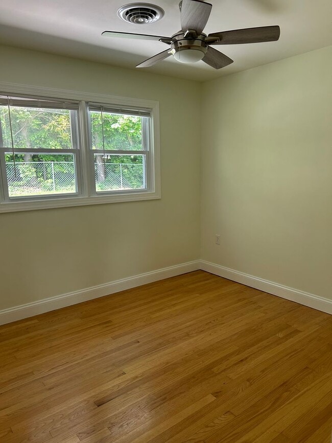 Building Photo - Beautiful Single Family Home