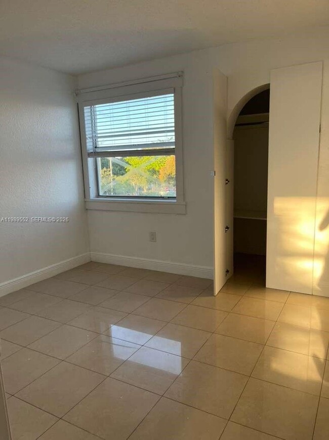 Building Photo - 1362 NW 24th Ave