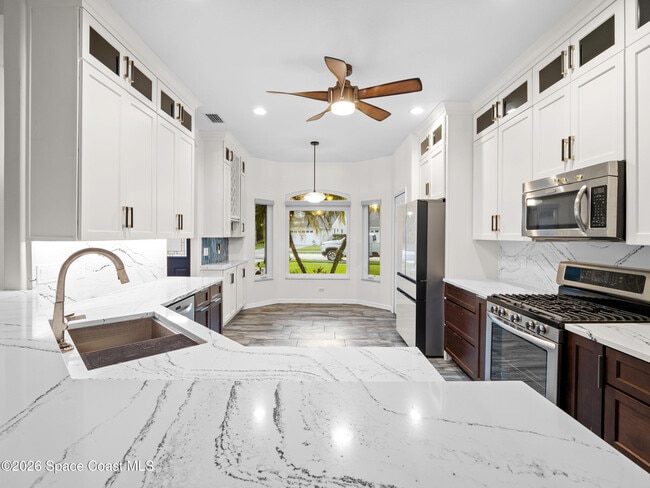 Building Photo - 1665 Ficus Point Dr