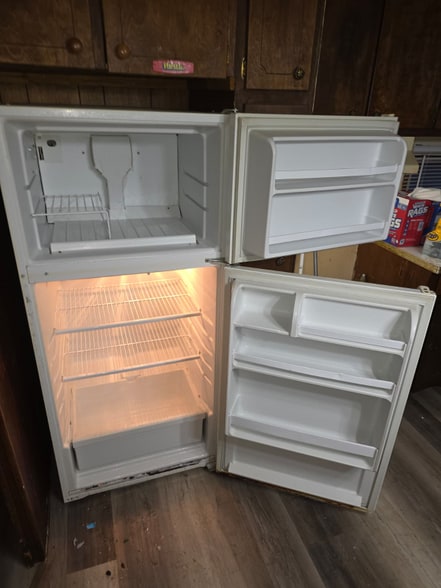 Building Photo - 4744 Ellsworth Ln