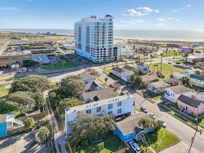 Building Photo - 624 Avenue H