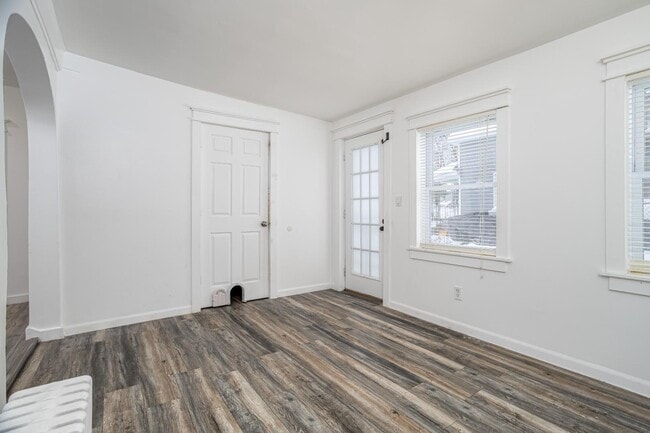 Building Photo - 47 Hartford St