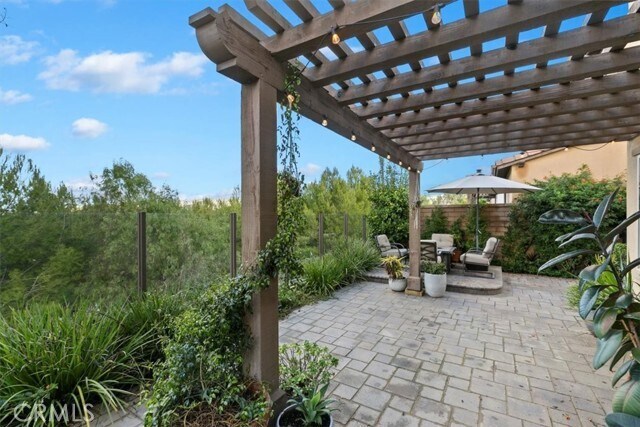 Building Photo - 55 Fuchsia