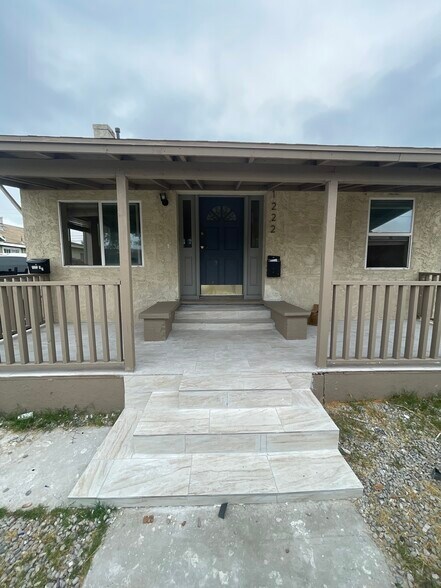 Building Photo - 1222 W 90th St